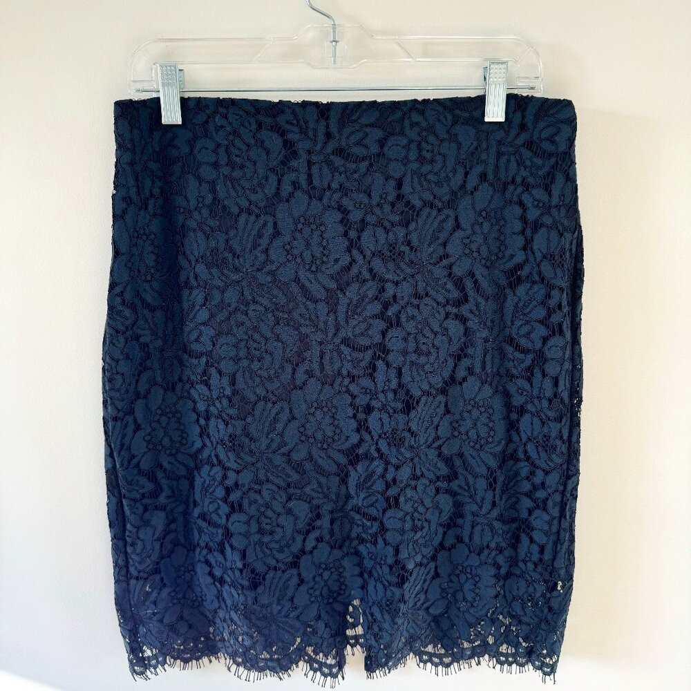 Banana Republic Size 8 Navy Lace Mini Skirt